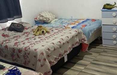 Imagem: A casa possui 1 Dormitório, 1 Banheiro, 178m² de Área e