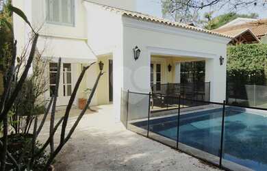 Imagem 2: Santana de Parnaíba - Casa Padrão - ALPHAVILLE