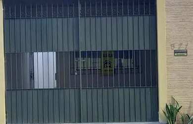 Imagem: A casa possui 2 Dormitórios, 1 Banheiro, 1 Vaga na garagem