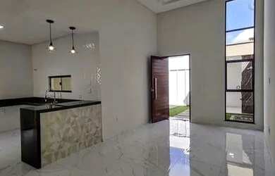 Imagem: A casa possui 4 Dormitórios, 2 Banheiros, 2 Vagas na garagem