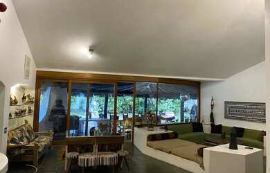 Imagem: A casa em condomínio possui 5 Dormitórios, 5 Banheiros, 5