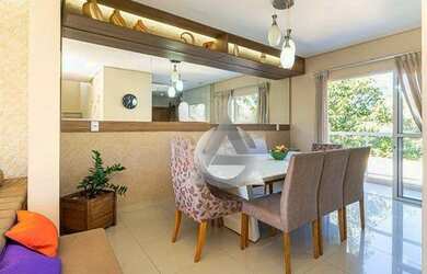 Imagem: A casa possui 4 Dormitórios, 3 Banheiros, 4 Vagas na garagem