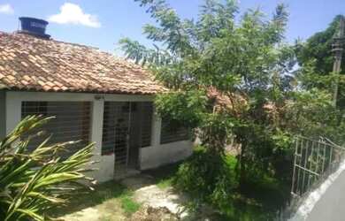 Imagem: A casa possui 2 Dormitórios, 1 Banheiro, 1 Vaga na garagem