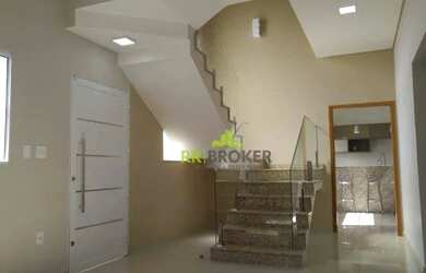 Imagem: A casa possui 4 Dormitórios, 2 Banheiros, 2 Vagas na garagem