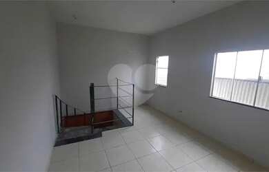 Imagem: A casa possui 2 Dormitórios, 2 Banheiros, 1 Vaga na garagem