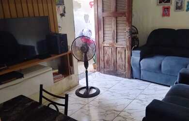 Imagem: A casa possui 1 Dormitório, 1 Banheiro, 66m² de Área e está