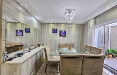 Imagem: A casa em condomínio possui 4 Dormitórios, 4 Banheiros, 2