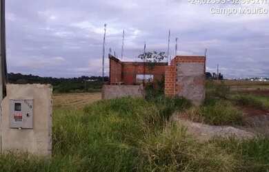 Imagem: A casa possui 1 Dormitório, 1 Banheiro, 1 Vaga na garagem