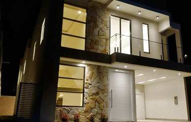 Imagem: A casa em condomínio possui 5 Dormitórios, 5 Banheiros, 4