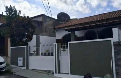 Imagem: A casa possui 2 Dormitórios, 1 Banheiro, 1 Vaga na garagem