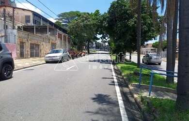 Imagem: A casa possui 4 Dormitórios, 2 Banheiros, 3 Vagas na garagem