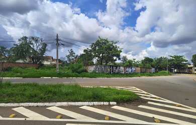 Imagem: O terreno possui 3600m² de Área e está localizado em Conjunto