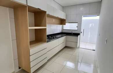 Imagem: A casa em condomínio possui 2 Dormitórios, 2 Banheiros, 2