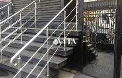 Imagem: O depósito possui 5 Vagas na garagem e 934m² de Área e está