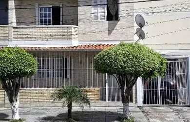 Imagem: A casa possui 2 Dormitórios, 2 Banheiros, 1 Vaga na garagem