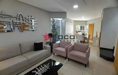 Imagem: A casa em condomínio possui 4 Dormitórios, 5 Banheiros, 2