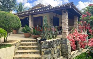 Imagem: A casa em condomínio possui 4 Dormitórios, 5 Banheiros, 4