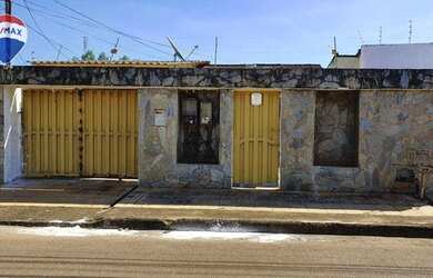 Imagem: A casa possui 3 Dormitórios, 1 Banheiro, 126m² de Área e