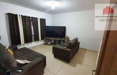 Imagem: A casa possui 2 Dormitórios, 2 Banheiros, 2 Vagas na garagem