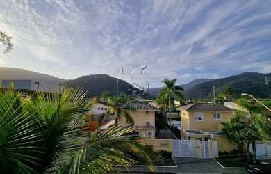 Imagem: A casa em condomínio possui 3 Dormitórios, 4 Banheiros, 2