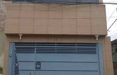 Imagem: A casa possui 2 Dormitórios, 2 Banheiros, 1 Vaga na garagem