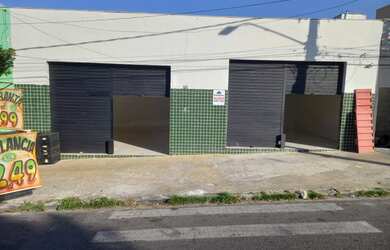 Imagem 12: Galpão/Depósito/Armazém para aluguel possui 50 metros quadrados em...