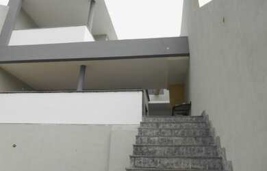 Imagem: A casa em condomínio possui 4 Dormitórios, 5 Banheiros, 2