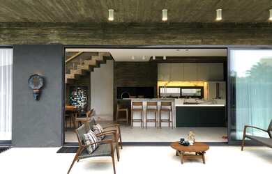 Imagem 1: Casa Contemporânea. Ar-condicionado, Lareira, 3 Vagas na garageme3 Dormitórios