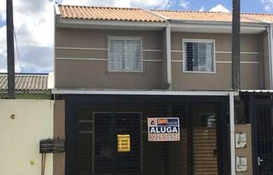 Imagem: A casa possui 2 Dormitórios, 1 Banheiro, 1 Vaga na garagem