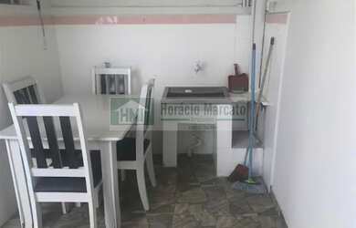 Imagem: A casa possui 2 Dormitórios, 2 Banheiros, 2 Vagas na garagem