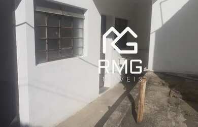 Imagem: A casa possui 1 Dormitório, 1 Banheiro, 30m² de Área e está