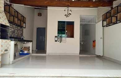 Imagem: A casa possui 3 Dormitórios, 3 Banheiros, 1 Vaga na garagem