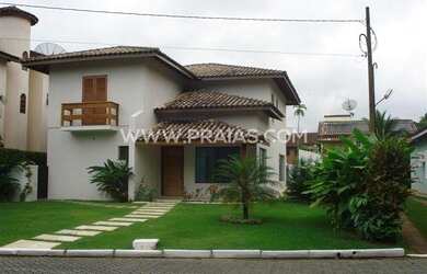 Imagem: A casa em condomínio possui 3 Dormitórios, 4 Banheiros, 3