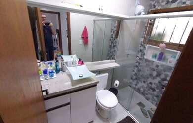 Imagem: A casa possui 2 Dormitórios, 1 Banheiro, 1 Vaga na garagem