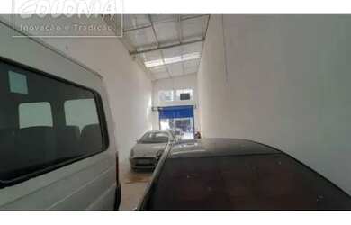 Imagem: O depósito possui 4 Vagas na garagem, 188m² de Área e está