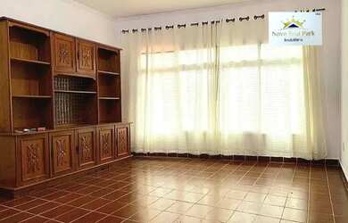 Imagem: A casa possui 3 Dormitórios, 2 Banheiros, 1 Vaga na garagem