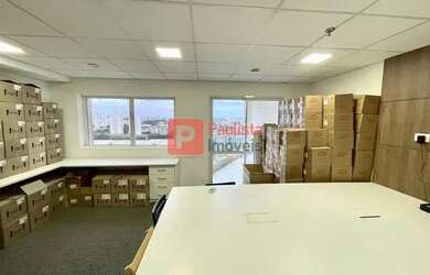 Imagem: O depósito possui 1 Vaga na garagem, 48m² de Área e está