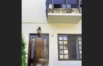 Imagem: A casa em condomínio possui 2 Dormitórios, 1 Banheiro, 2 Vagas