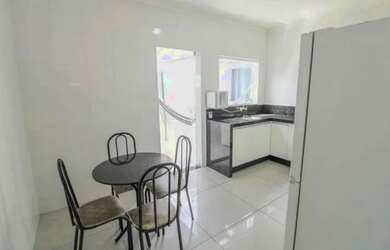 Imagem: A casa possui 3 Dormitórios, 1 Banheiro, 2 Vagas na garagem