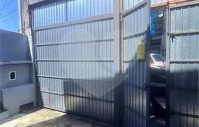 Imagem: O depósito possui 2 Vagas na garagem, 200m² de Área e está