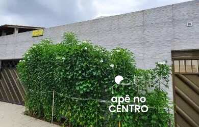 Imagem: A casa possui 3 Dormitórios, 3 Banheiros, 2 Vagas na garagem