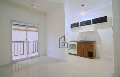 Imagem: O apartamento possui 2 Dormitórios, 1 Banheiro, 1 Vaga na garagem