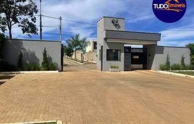 Imagem: A casa em condomínio possui 2 Dormitórios, 2 Banheiros, 5