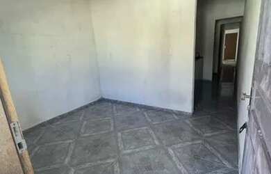 Imagem: A casa possui 2 Dormitórios, 1 Banheiro e está localizado