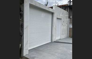 Imagem: A casa possui 3 Dormitórios, 2 Banheiros, 80m² de Área e