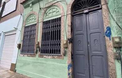 Imagem: A casa possui 2 Dormitórios, 2 Banheiros e 207m² de Área