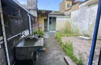 Imagem: A casa possui 1 Dormitório, 1 Banheiro e está localizado