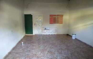 Imagem: A casa possui 2 Dormitórios, 2 Banheiros, 2 Vagas na garagem