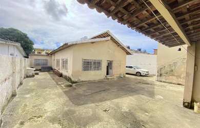 Imagem: A casa possui 3 Dormitórios, 3 Banheiros, 3 Vagas na garagem