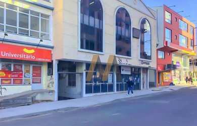 Imagem: O depósito para alugar possui e está localizado em Centro